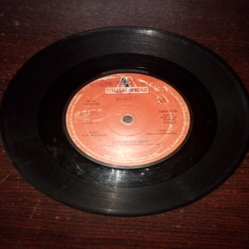 VINYL RECORDS (small) Hindi film : PUKAR , 45 R.P.M VINYL RECORDS (small) Hindi film : PUKAR , 45 R.P.M