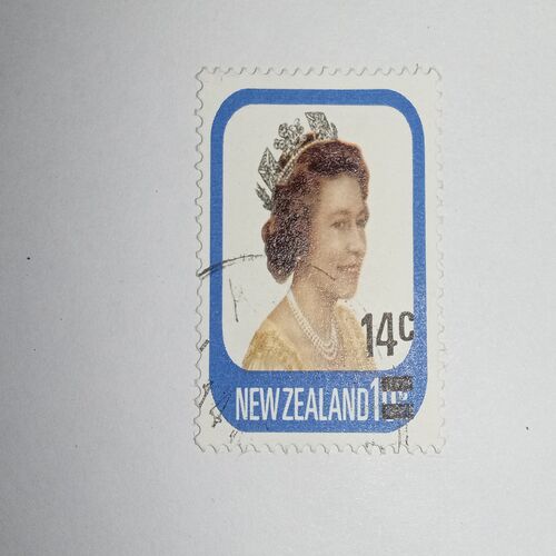 MNH - NEW ZEALAND 14C POSTAGE STAMP