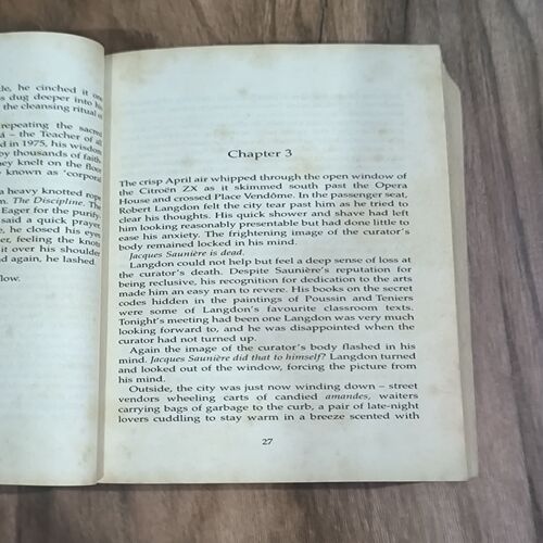 The Da Vinci Code ( DAN BROWN )