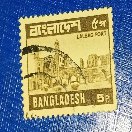 USED - BANGLADESH 5P POSTAGE STAMP USED - BANGLADESH 5P POSTAGE STAMP
