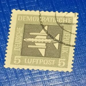 USED - DEUTSCHE DEMOKRATISCHE 5L POSTAGE STAMP USED - DEUTSCHE DEMOKRATISCHE 5L POSTAGE STAMP