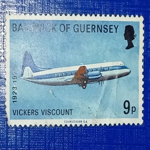 MNH - GUERNSEY 9P POSTAGE STAMP MNH - GUERNSEY 9P POSTAGE STAMP