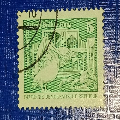 USED - DEUTSCHE DEMOKRATISCHE REPUBLIK 5 POSTAGE STAMP USED - DEUTSCHE DEMOKRATISCHE REPUBLIK 5 POSTAGE STAMP