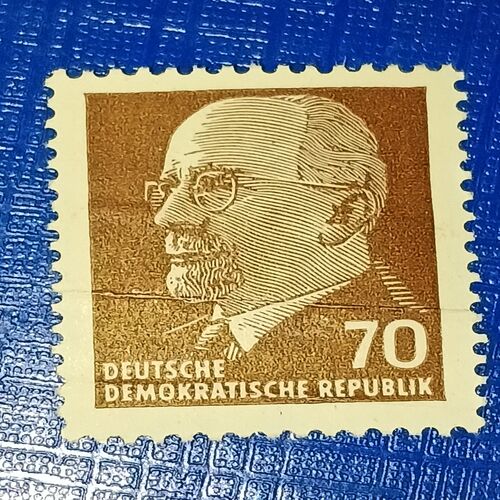 USED - DEUTSCHE DEMOKRATISCHE REPUBLIK 70 POSTAGE STAMP USED - DEUTSCHE DEMOKRATISCHE REPUBLIK 70 POSTAGE STAMP