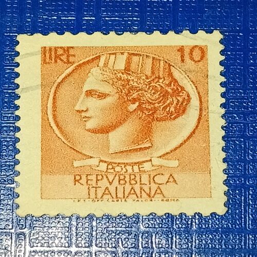USED - ITALIA POSTAGE STAMP USED - ITALIA POSTAGE STAMP