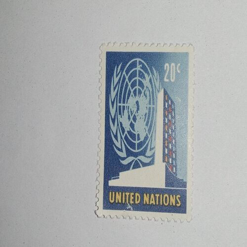 MNH - UNITAD NATONS POSTAGE STAMP 20C MNH - UNITAD NATONS POSTAGE STAMP 20C