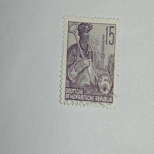 USED - DEUTSCHE DEMOKRATISCHE REPUBLIK 15 POSTAGE STAMP USED - DEUTSCHE DEMOKRATISCHE REPUBLIK 15 POSTAGE STAMP