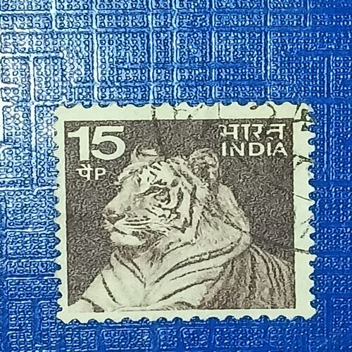USED - INDIA 15P POSTAGE STAMP USED - INDIA 15P POSTAGE STAMP