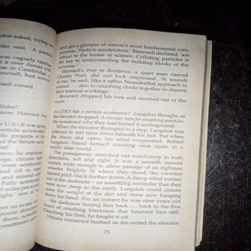 Angels And Demons ( Dan Brown ) Angels And Demons ( Dan Brown )