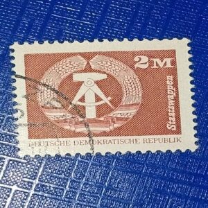 USED - DEUTSCHE DEMOKRATISCHE REPUBLIK 2M POSTAGE STAMP USED - DEUTSCHE DEMOKRATISCHE REPUBLIK 2M POSTAGE STAMP