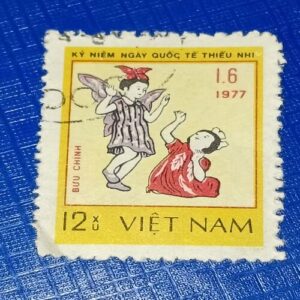 USED - VIETNAM 12 POSTAGE STAMP USED - VIETNAM 12 POSTAGE STAMP