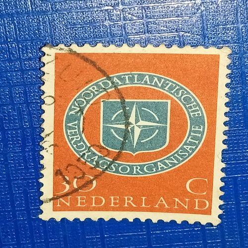 USED - NEDERILAND POSTAGE STAMP 30C USED - NEDERILAND POSTAGE STAMP 30C
