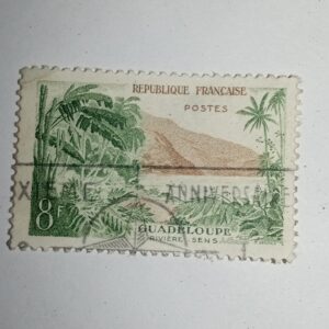 MNH - REPUBLIQUE FRANCAISE 8F POSTAGE STAMP