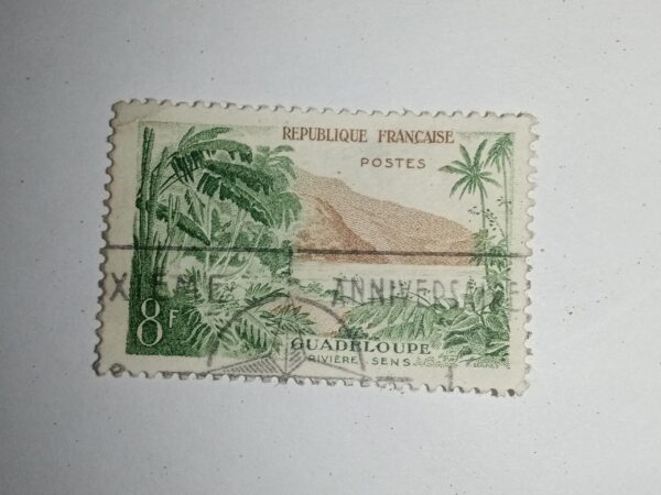 MNH - REPUBLIQUE FRANCAISE 8F POSTAGE STAMP MNH - REPUBLIQUE FRANCAISE 8F POSTAGE STAMP