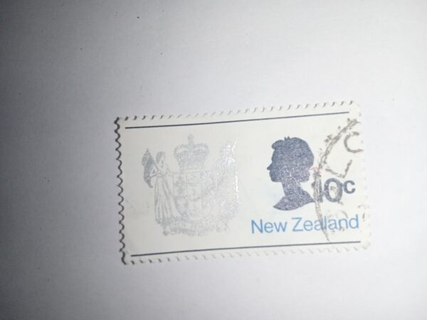 MNH - NEW ZEALAND 10C POSTAGE STAMP MNH - NEW ZEALAND 10C POSTAGE STAMP